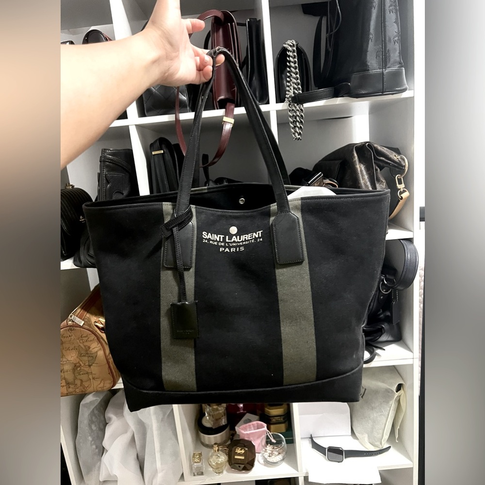 SAINT LAURENT 
Canvas Beach Shopping East West Tote Black